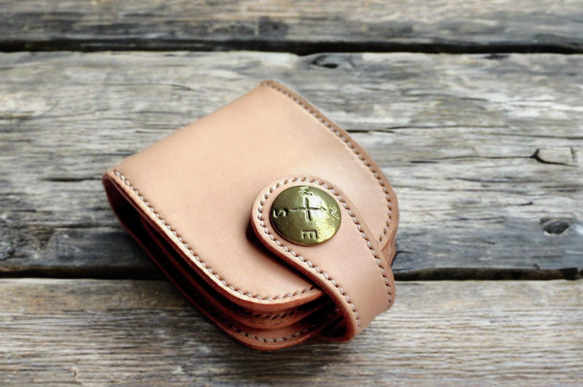 本革コンチョ折財布（受注制作）手縫いヌメ革ナチュラル 牛皮牛革 天然
