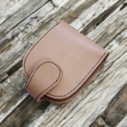 本革コンチョ折財布（受注制作）手縫いヌメ革ナチュラル 牛皮牛革 天然