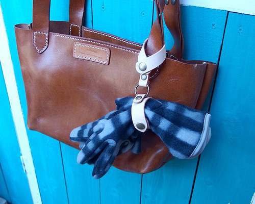 ヌメ革のグローブ（手袋）ホルダー 手袋・ミトン rs leather work 通販