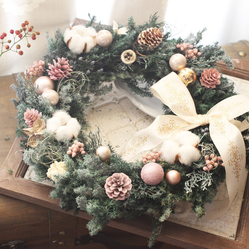 クリスマスリース（Mサイズ） プリザーブドフラワー petit chocolat