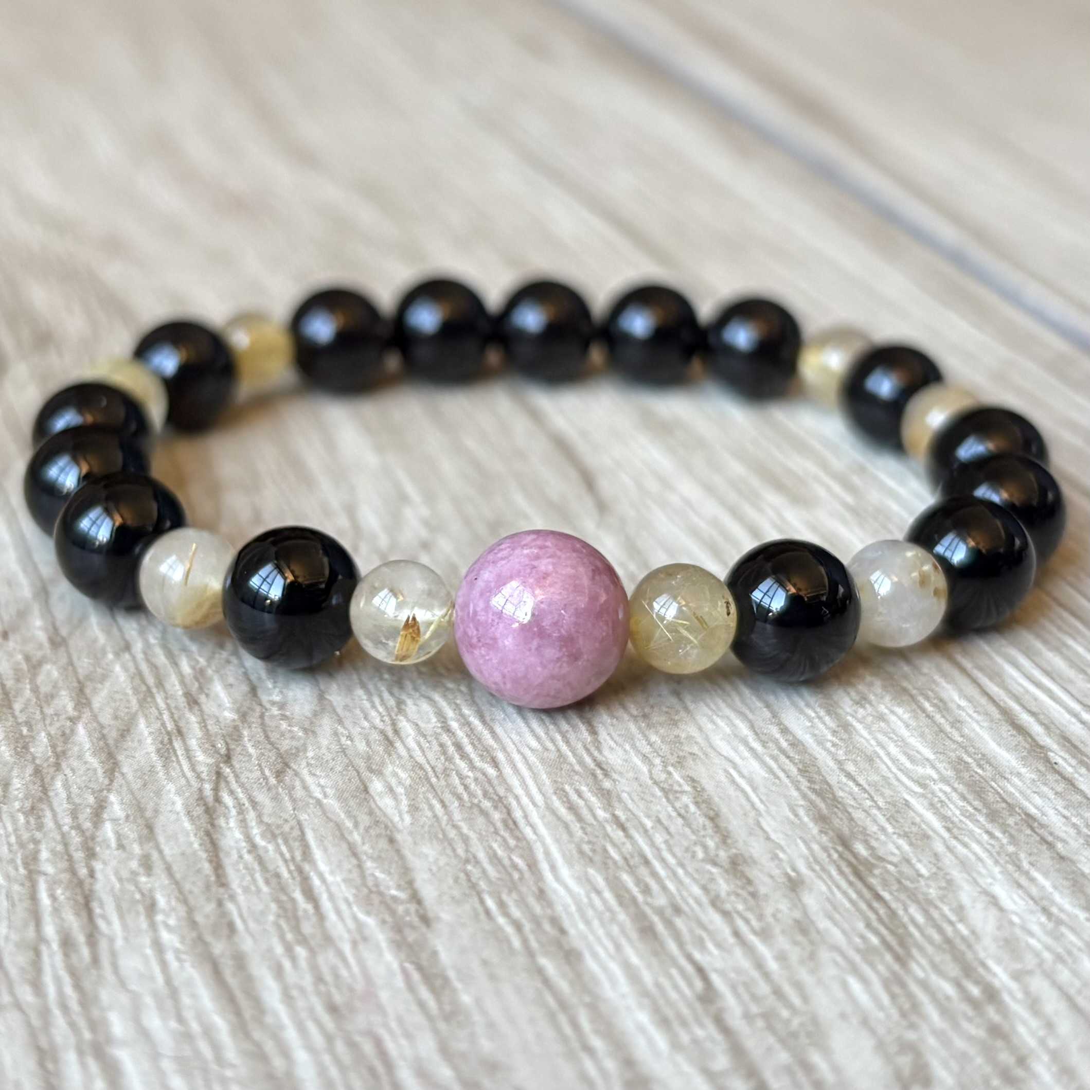 品のある黒に華やぎを添えた/モリオン・ルチルクォーツ・ロードナイト/天然石 ストーン ブレスレットト