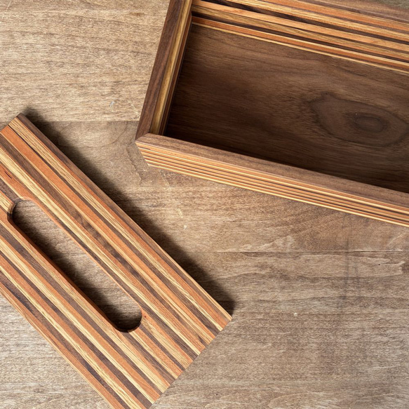 寄木のティッシュケース｜ティッシュ ボックス 一点もの 職人 リビング 木工品 インテリア 新築祝い 5枚目の画像