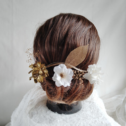 林檎の花を控えめ上品に...　小さめ　シンプル　ゴールド　髪飾り　ショートカット　ボブカット　ショートヘア　ボブヘア 1枚目の画像