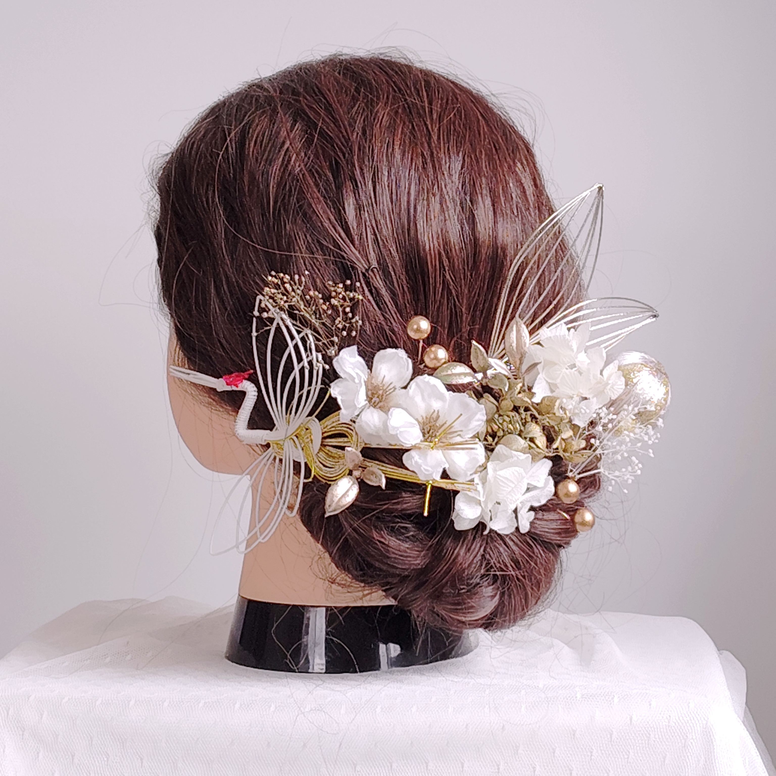 鶴と林檎の花の髪飾り　白無垢　水引細工　ツル　 ゴールドベージュ　白金　水引 　髪飾り　 ヘッドドレス　 ヘアアクセ