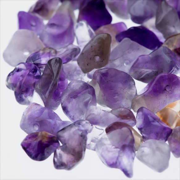 大約 80 到 120 顆鵝卵石！！★紫水晶★帶孔的珠子 Sazare 鵝卵石部件 第3張的照片