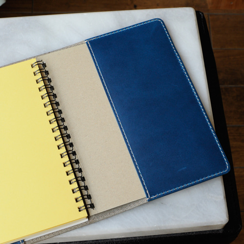 ぴったり入るRollbahn（ロルバーン）のノートカバー 【Lサイズ