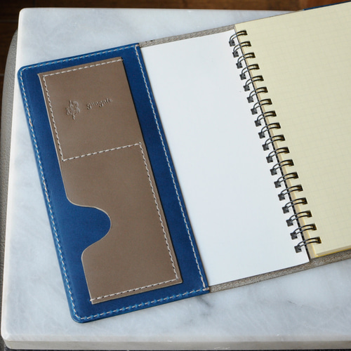 ぴったり入るRollbahn（ロルバーン）のノートカバー 【Lサイズ