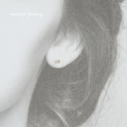 14kgf*ロイヤルブルー ムーンストーン (3mm/4本爪) 天然石ピアス 6月誕生石 10枚目の画像