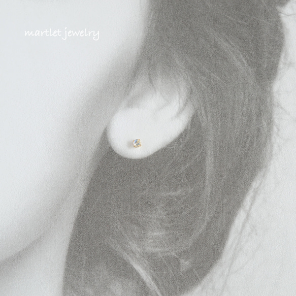 14kgf*ロイヤルブルー ムーンストーン (3mm/4本爪) 天然石ピアス 6月誕生石 10枚目の画像