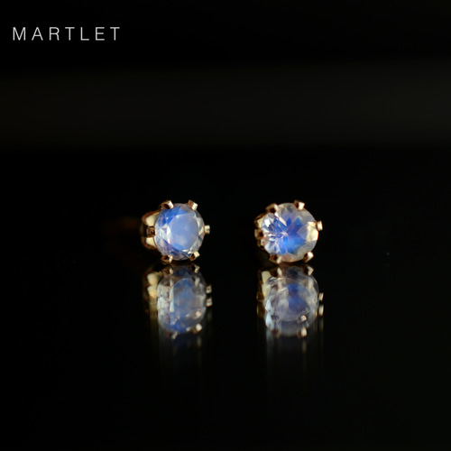 14kgf ムーンストーンとエメラルドのピアス 14kgf ムーンストーンとエメラルドのピアス