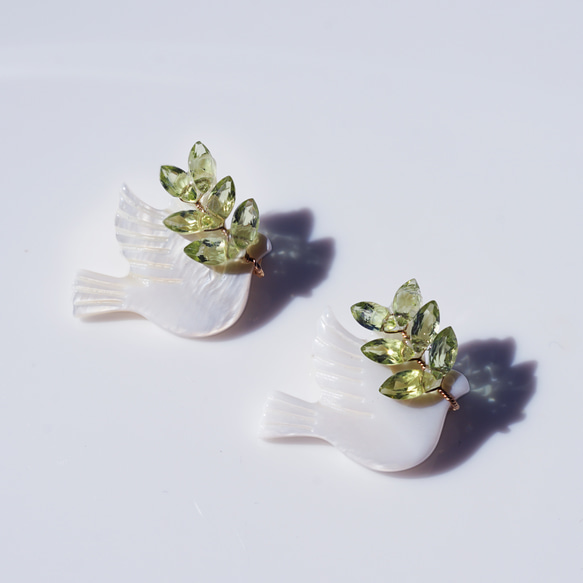 ☆橄欖石胸針，鴿子銜著橄欖枝~和平 第1張的照片