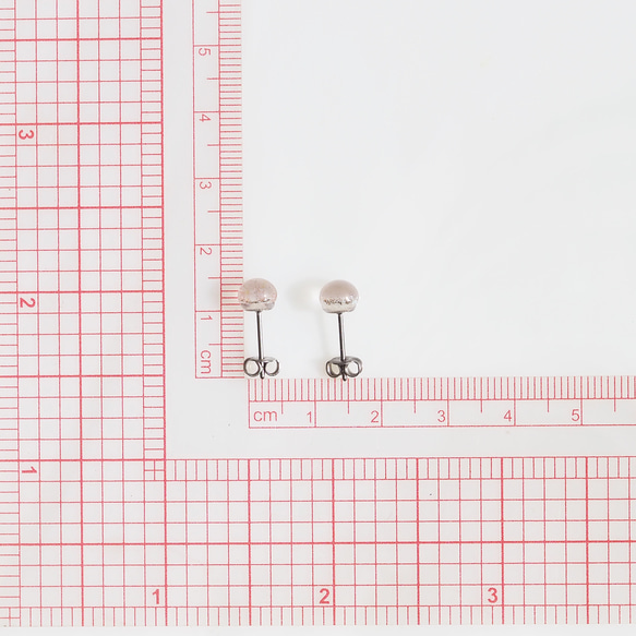 魔法の光るガラス『きらり【マジカル】』チタンピアス/イヤリング  【大きさ選べます】【金具選べます】【受注制作】≪送料無 2枚目の画像