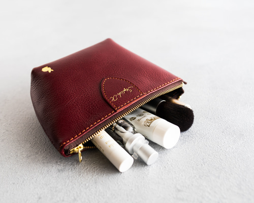 美品！GUCCIの素敵な本革ポーチです　レザーポーチ　コスメポーチ　ボルドー 692ba7531f80c19584833c047185dd