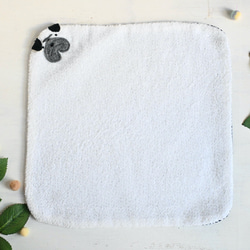 ネーム入れ、名入れ可♪大判タオルハンカチ（パグ×ヒッコリー柄） 5枚目の画像