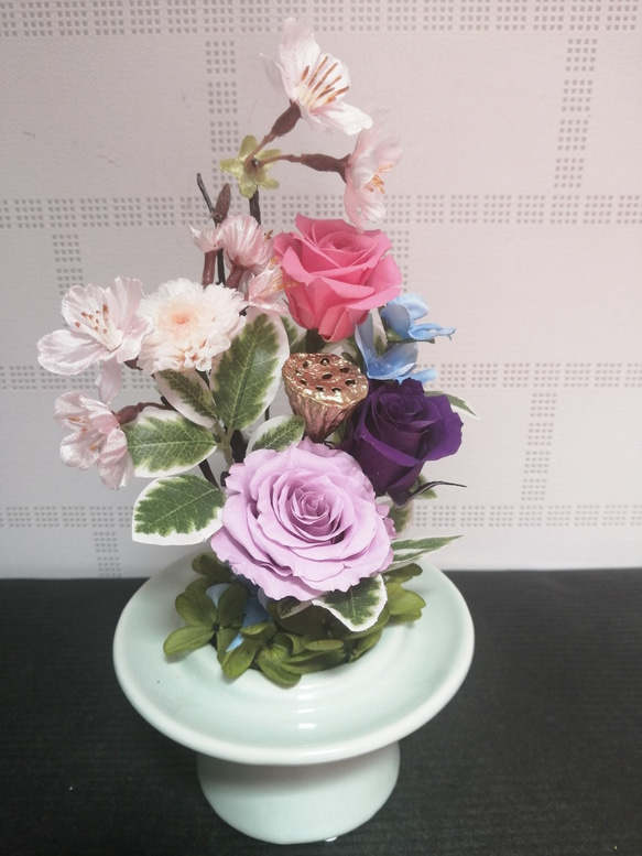 お供えの花桜　仏花仏壇　28cm 桜　ﾌﾟﾘｻﾞｰﾌﾞﾄﾞフラワー菊　薔薇　ガラス花器　カバーケース　 5枚目の画像