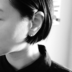 藍寶石星星和新月迷你穿孔耳環，925 銀 第4張的照片