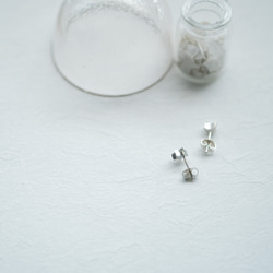 藍寶石星星和新月迷你穿孔耳環，925 銀 第5張的照片