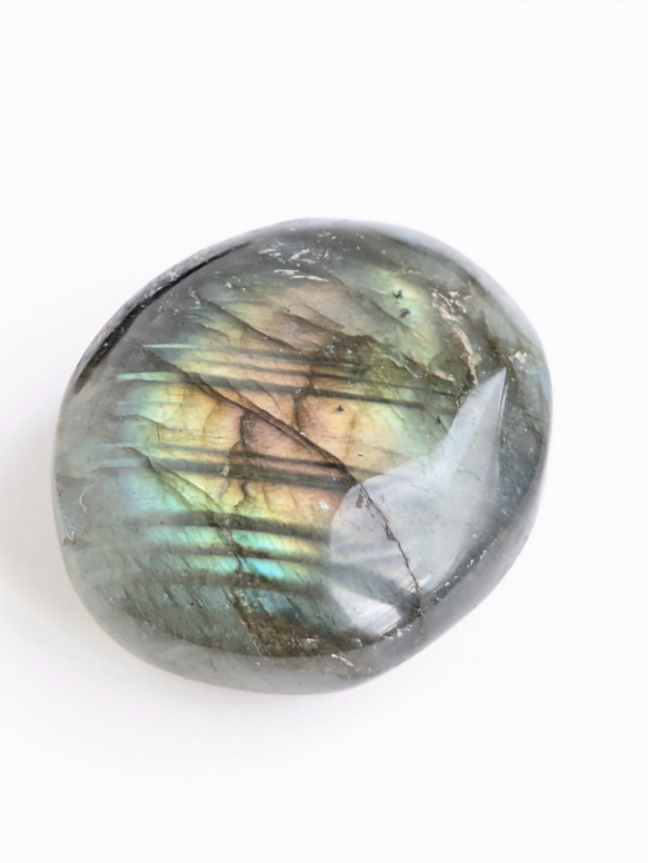 天然石　高品質　綺麗　高透明　 ファイアクォーツ　羊　虹入り 手彫り置物 原石 高透明 虹入り天然水晶ルース タンブル レインボー アイリスクォーツ