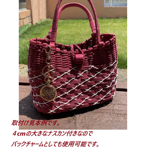 再販】レジンアクセサリー 透明 微笑みの月 懐中時計 キーホルダー
