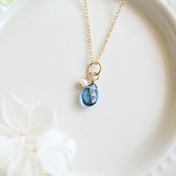 倫敦藍托帕石（水滴形）＆淡水珍珠項鍊( 11月生日石) 第2張的照片