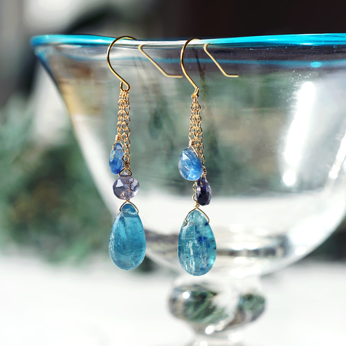 深海の色☆3種・青の宝石のピアス ～Deifilia ピアス（フック