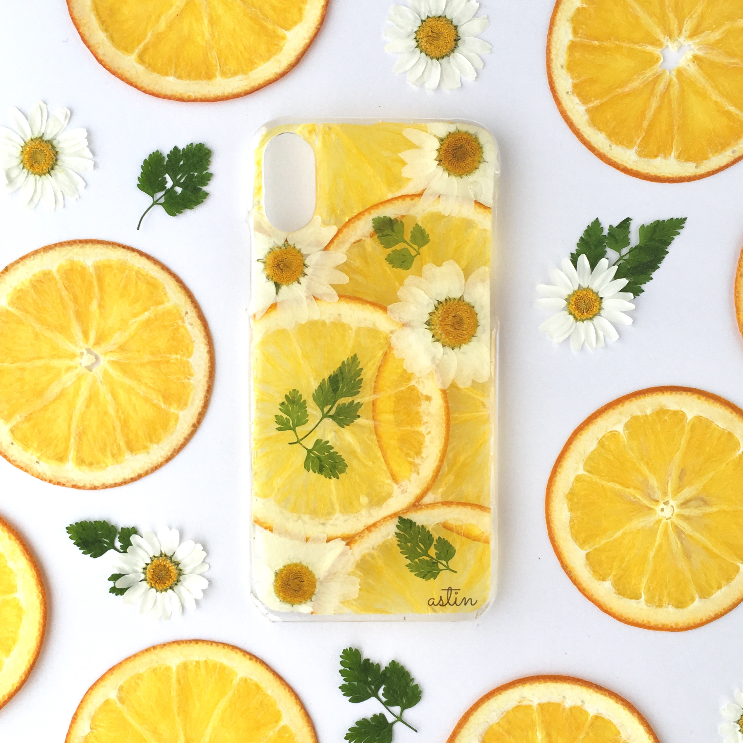 07i.ハーブと柑橘系 の iPhoneケース 4,884円