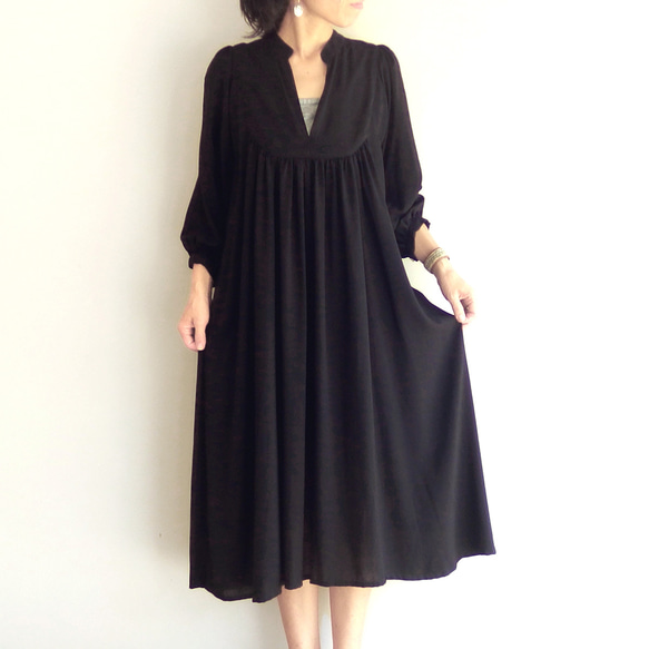 卒入学、フォーマルにも使えるワンピース 　レーヨンワンピース（ブラック） 6枚目の画像