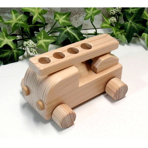 237新品・未使用　木のおもちゃ　手作り木製自動車 トラック　木製玩具　乗用玩具 237新品・未使用 木のおもちゃ 手作り木製自動車 トラック 木製
