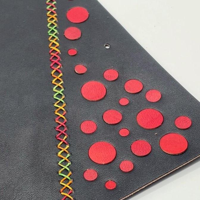 【22色から選べる・全機種対応・名入れ対応】ドット柄 水玉 革製手帳型スマホケース 栃木レザー iPhone galax