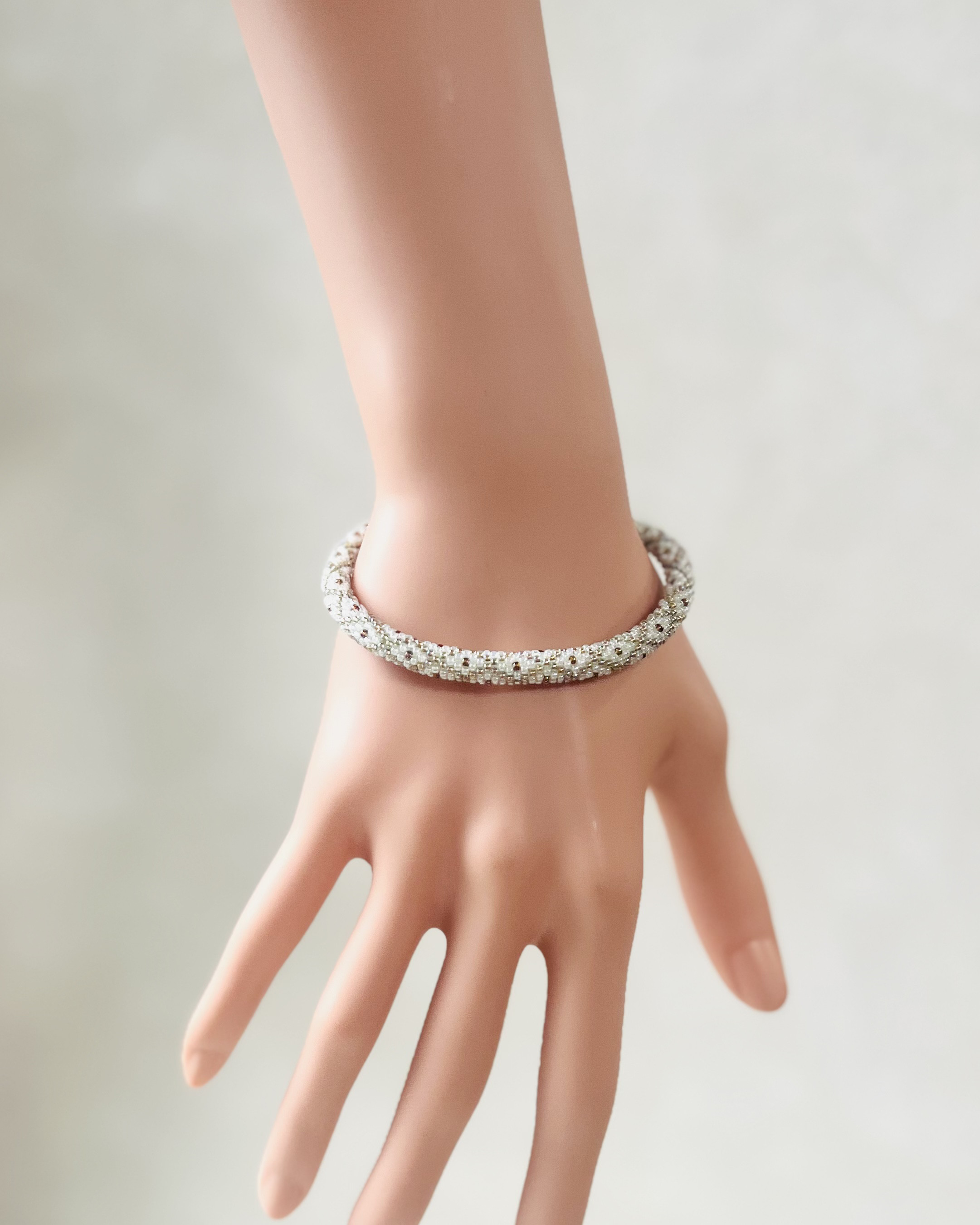 スリム　ブレスレット　ベージュ