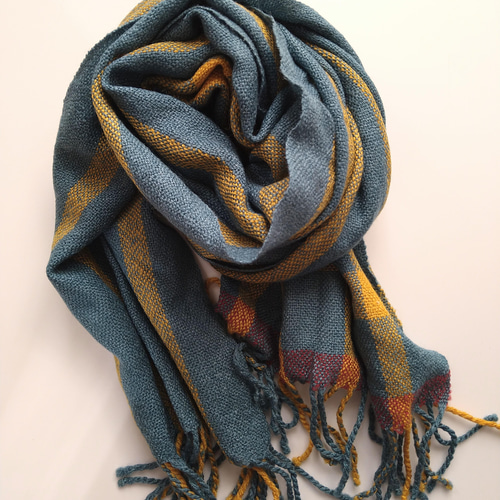 手織り 上質シルクウール マフラーストール さらりと巻いても羽織って  