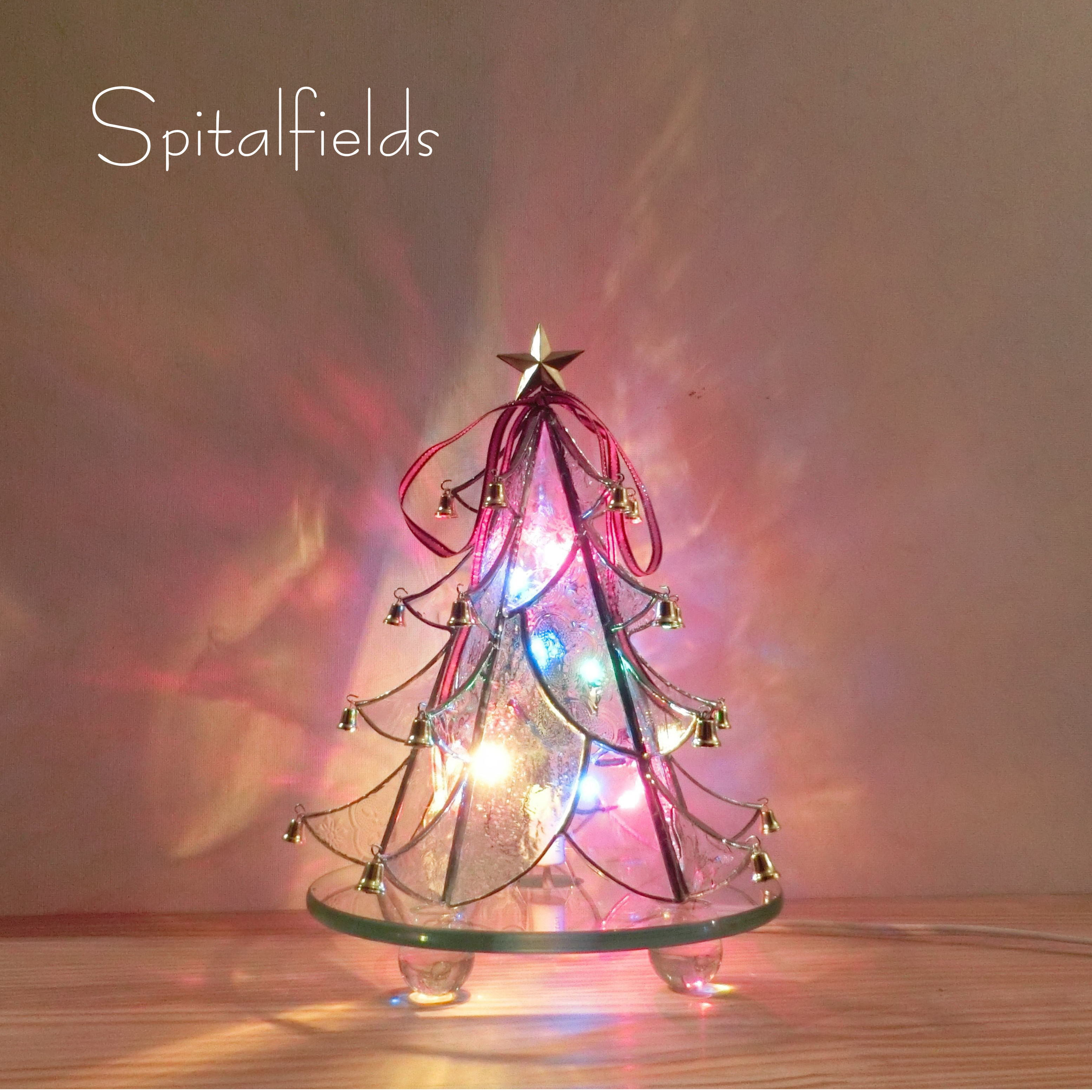 ステンドグラスのクリスマスツリー（クリア）