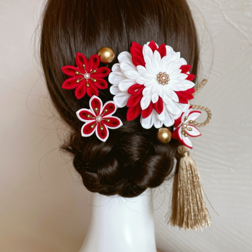 つまみ細工髪飾りセット✴︎オフホワイト×レッド 成人式 卒業式 七五三