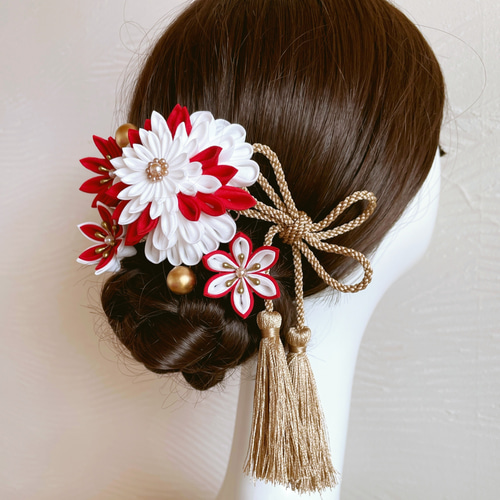 つまみ細工髪飾りセット✴︎オフホワイト×レッド 成人式 卒業式 七五三