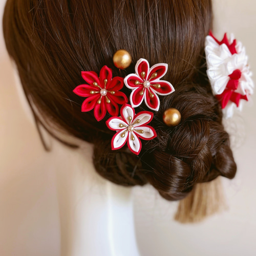 つまみ細工髪飾りセット✴︎オフホワイト×レッド 成人式 卒業式 七五三