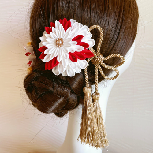 つまみ細工髪飾りセット✴︎オフホワイト×レッド 成人式 卒業式 七五三
