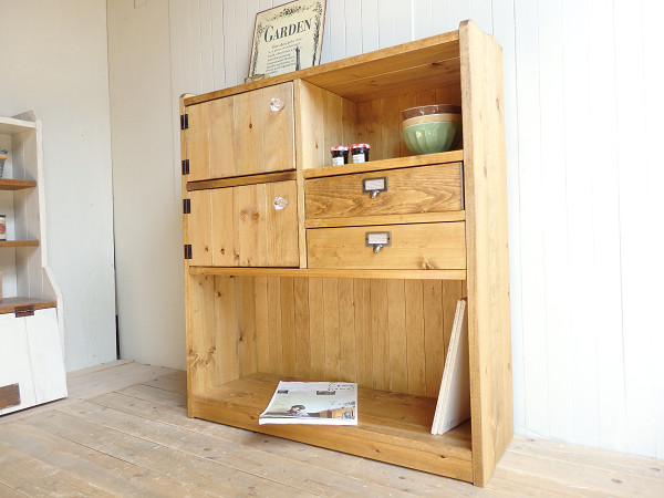 ※送料がかなり安くなりました！サイズオーダー可！●２扉２引出デザインキャビネット●ナチュラルブラウン無垢材●受注製作