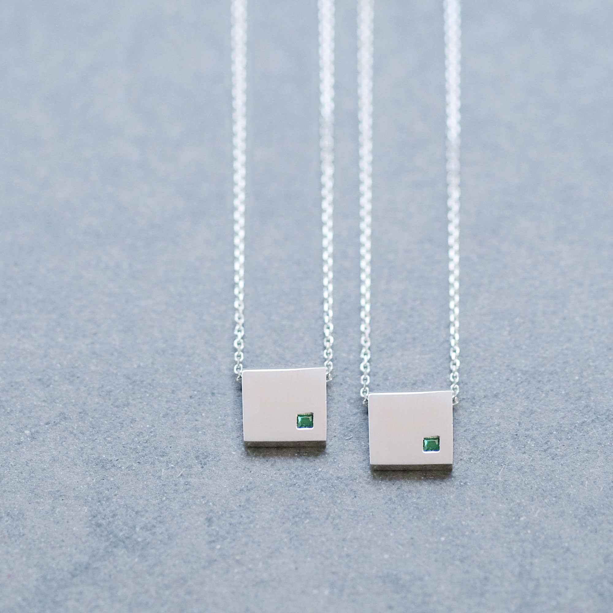 2コset）エメラルド 四角 ペア ネックレス シルバー925