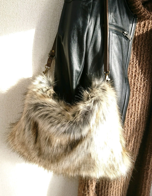 foxファー☆クラッチバッグ クラッチバッグ ゆい 通販 3122309｜Creema