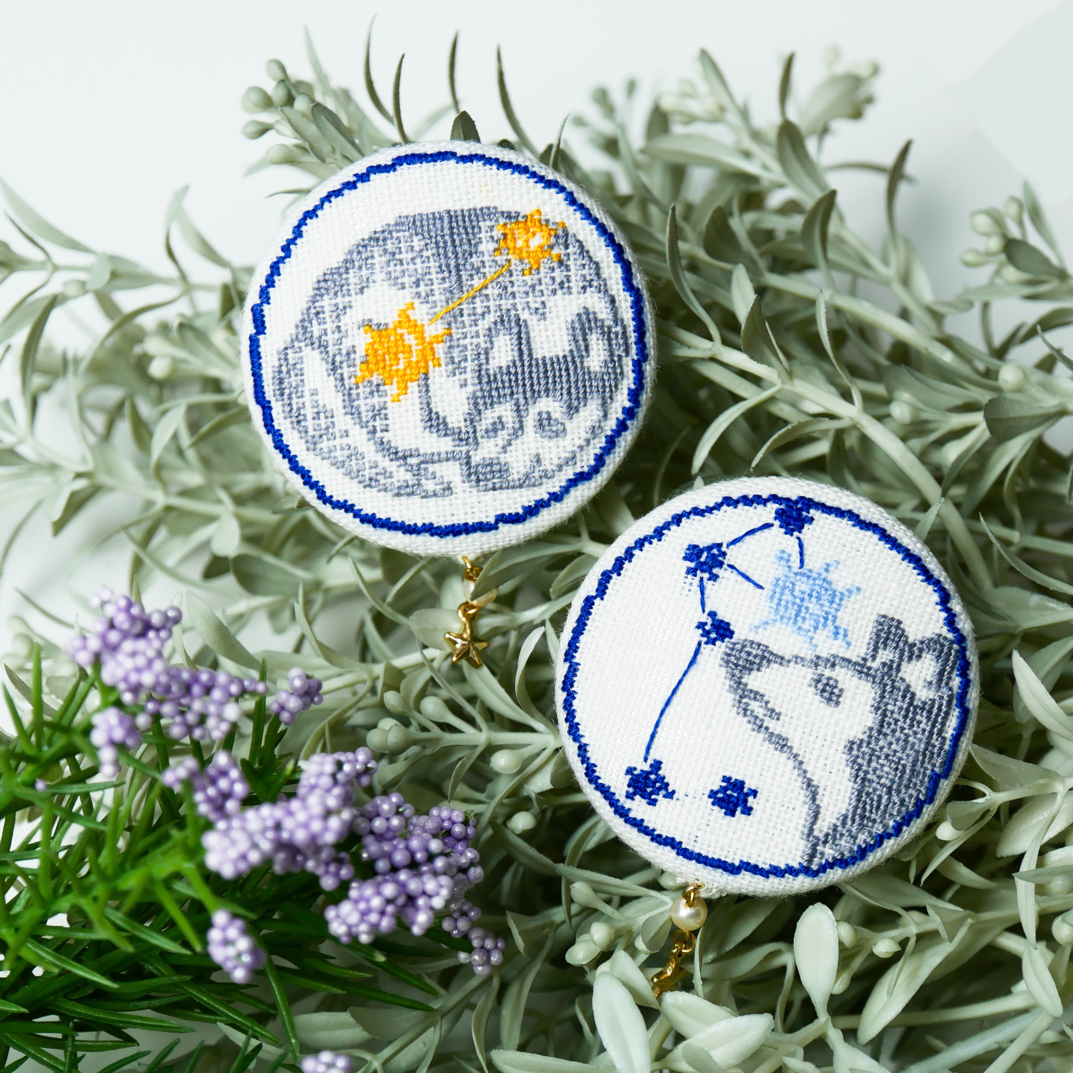 月と星空  夜の海　ヤシの木　刺繍　ハンドメイド　ブローチヘアゴム