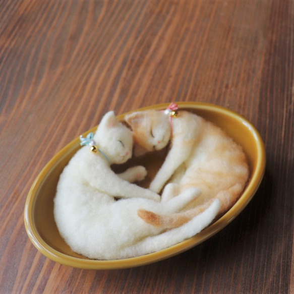 なかよし猫大皿　Φ27ｃｍ★リングピローにも 6枚目の画像