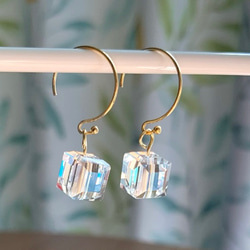 【天然石チャーム】クリスタル　キューブカット　8ｍｍ　1個　ハンドメイド素材 4枚目の画像