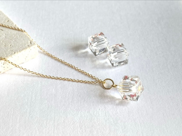 【天然石チャーム】クリスタル　キューブカット　8ｍｍ　1個　ハンドメイド素材 2枚目の画像