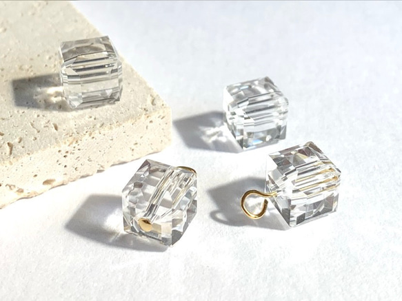 【天然石チャーム】クリスタル　キューブカット　8ｍｍ　1個　ハンドメイド素材 3枚目の画像