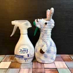 消臭スプレーボトルカバー♬ウサギ ブルーマーブル（ファブリーズ