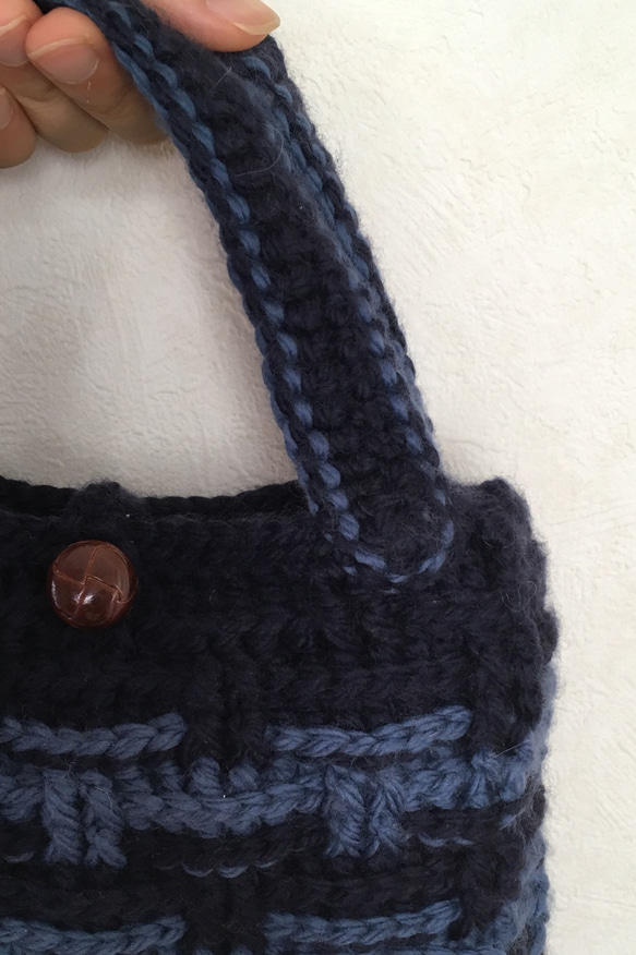 冬の小さな手編みバッグ 〈紺色〉 5枚目の画像