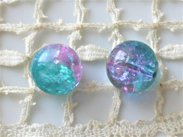 ヒビ　青緑ピンク　チェコビーズCzech Glass Beads２個 1枚目の画像