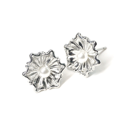 新作【1對】小珍珠芽花朵圖案銀鈦芯耳環NF 第3張的照片