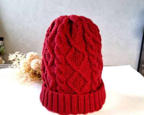 洗える毛糸 ｱﾗﾝ編みニット帽 濃い赤 45cm～63cm ニット帽・ビーニー