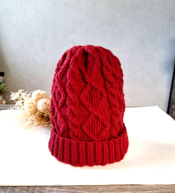 洗える毛糸 ｱﾗﾝ編みニット帽 濃い赤 45cm～63cm ニット帽・ビーニー
